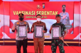 Vaksinasi Tertinggi di Riau, Walikota Pekanbaru Terima Penghargaan dari Wakapolri